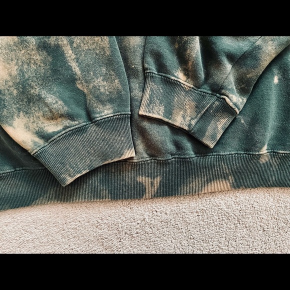 GAP Tie-Dyed Crew-Neck Sweatshirt - Picture 4 of 6
